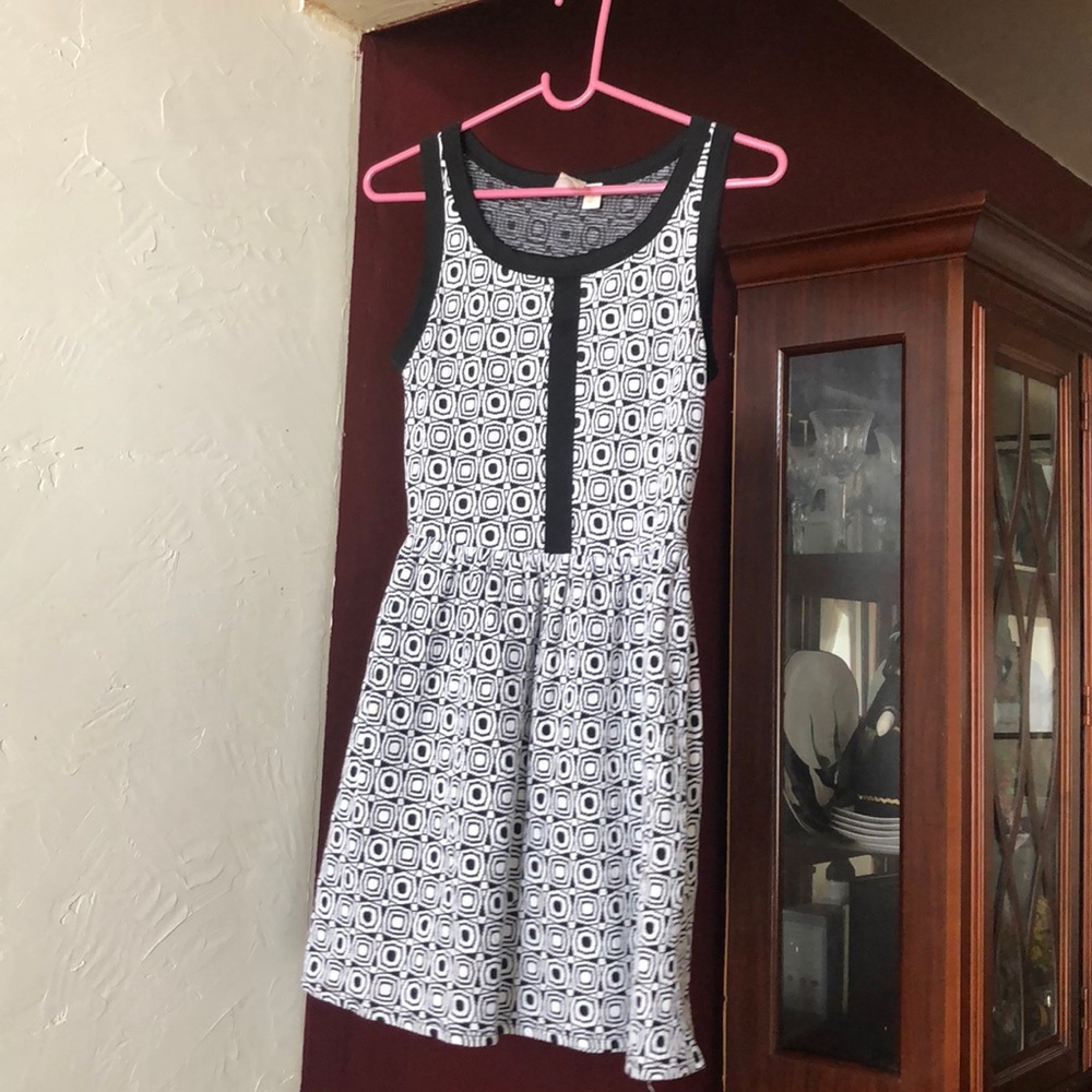 Black and white patterned dress!
